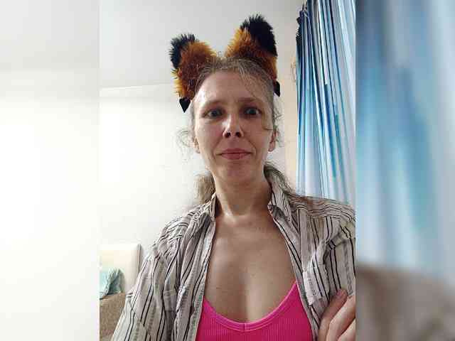 -Queen-Margo- webcam