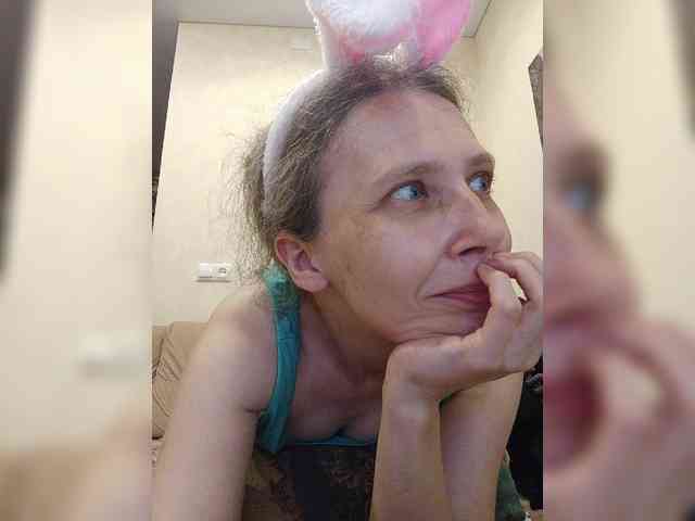 -Queen-Margo- webcam