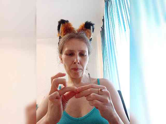 -Queen-Margo- webcam