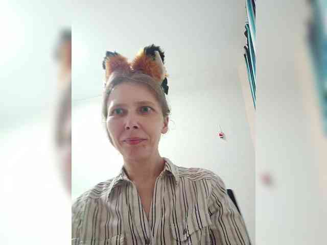 -Queen-Margo- webcam