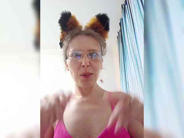 -Queen-Margo- webcam