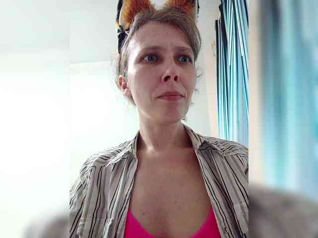 -Queen-Margo- webcam