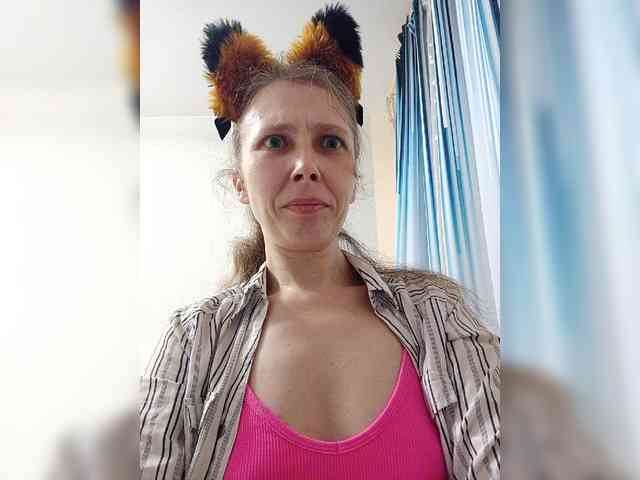 -Queen-Margo- webcam