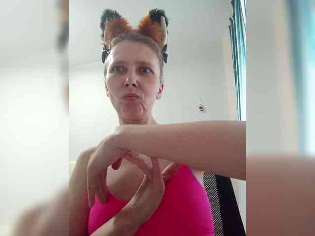 -Queen-Margo- webcam