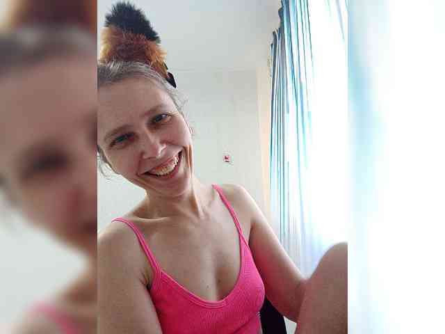 -Queen-Margo- webcam