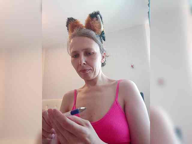 -Queen-Margo- webcam