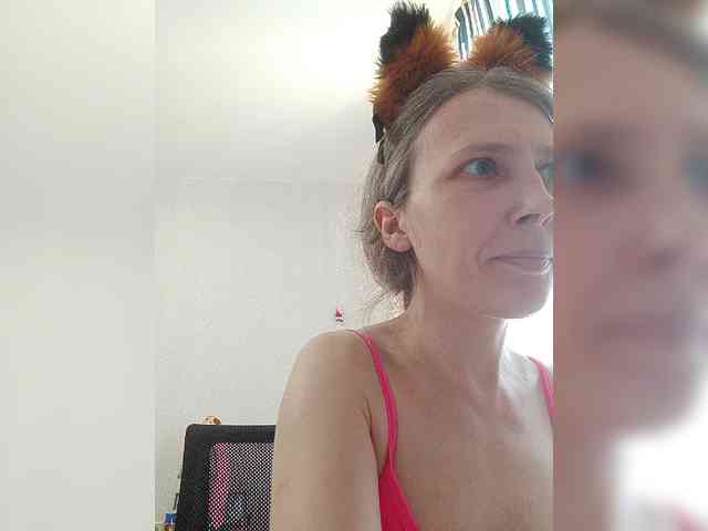 -Queen-Margo- webcam
