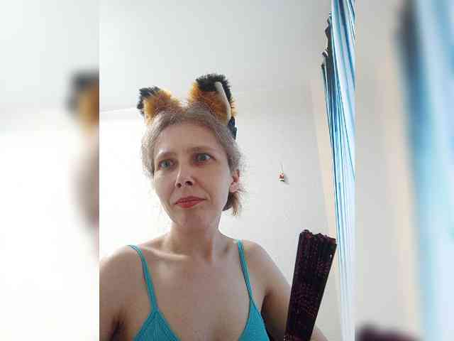 -Queen-Margo- webcam