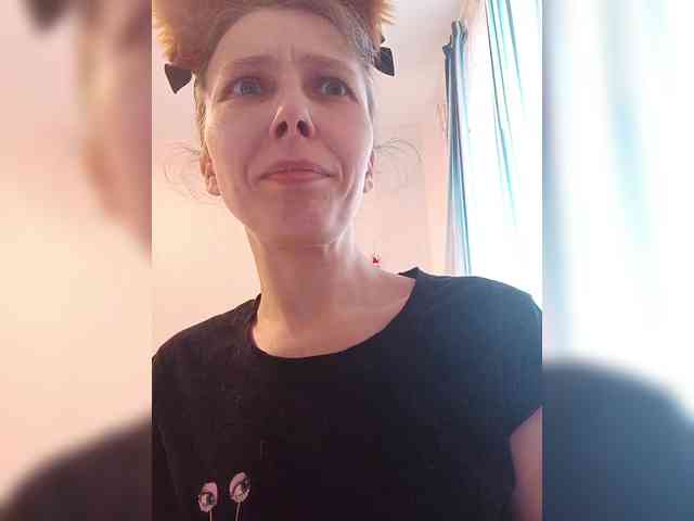 -Queen-Margo- webcam