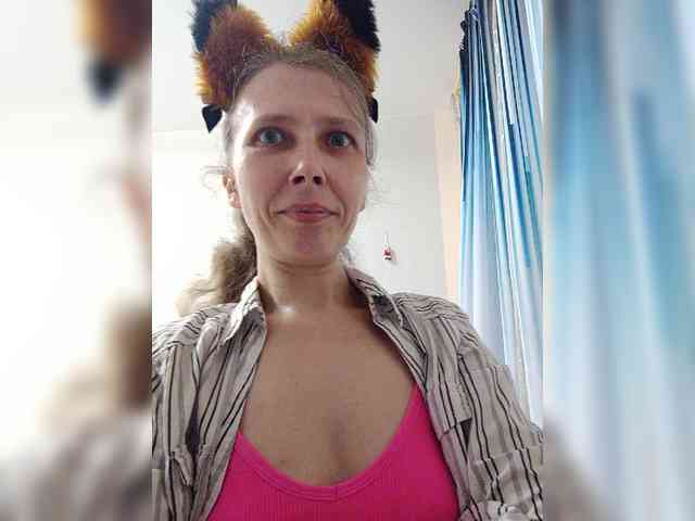 -Queen-Margo- webcam