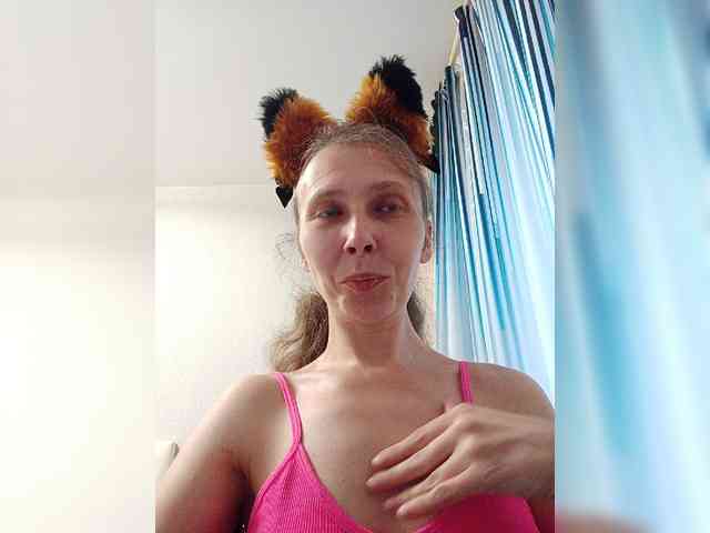 -Queen-Margo- webcam