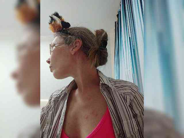 -Queen-Margo- webcam
