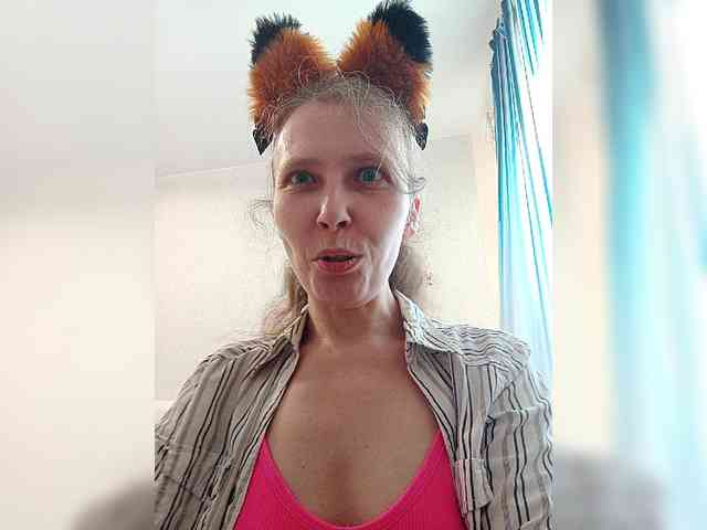 -Queen-Margo- webcam