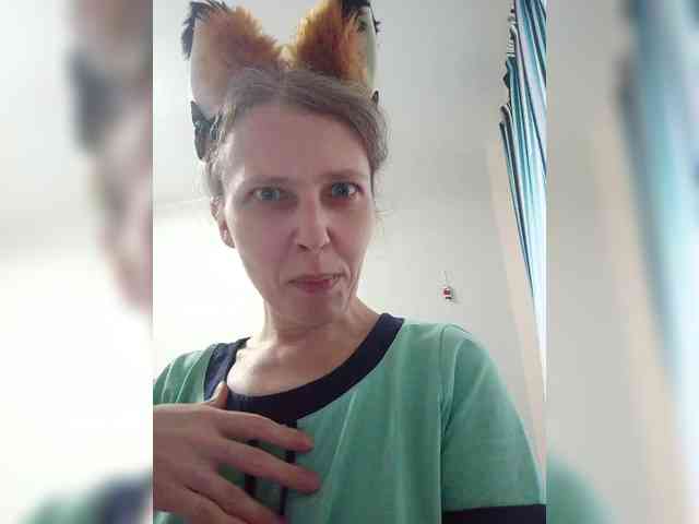 -Queen-Margo- webcam