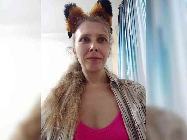 -Queen-Margo- webcam