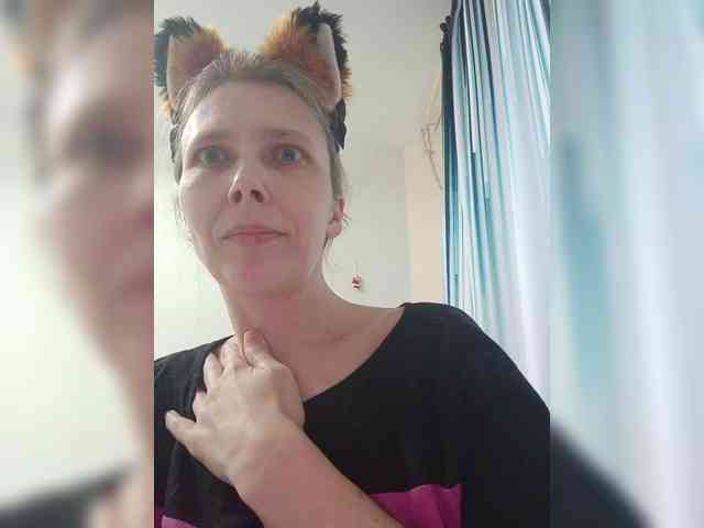 -Queen-Margo- webcam