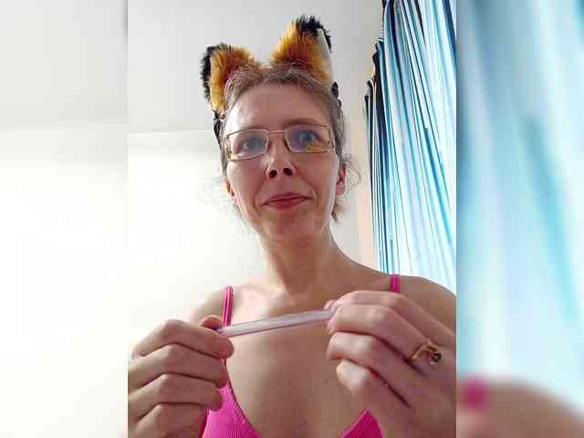 -Queen-Margo- webcam