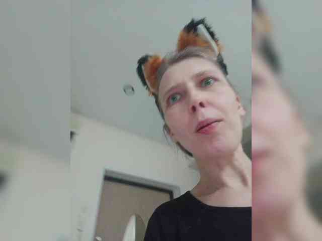 -Queen-Margo- webcam