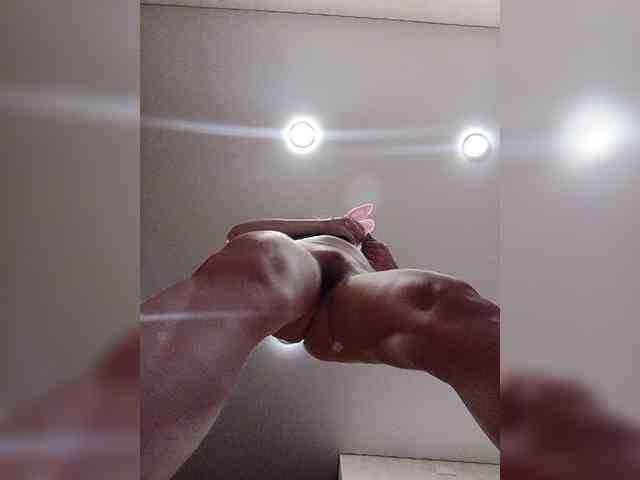 -Queen-Margo- webcam