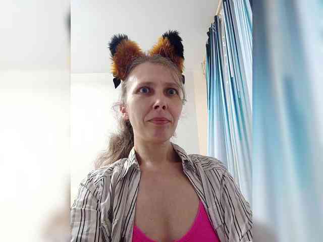 -Queen-Margo- webcam
