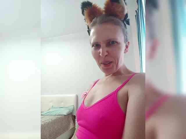 -Queen-Margo- webcam