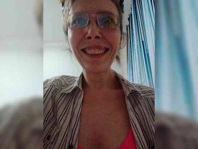 -Queen-Margo- webcam