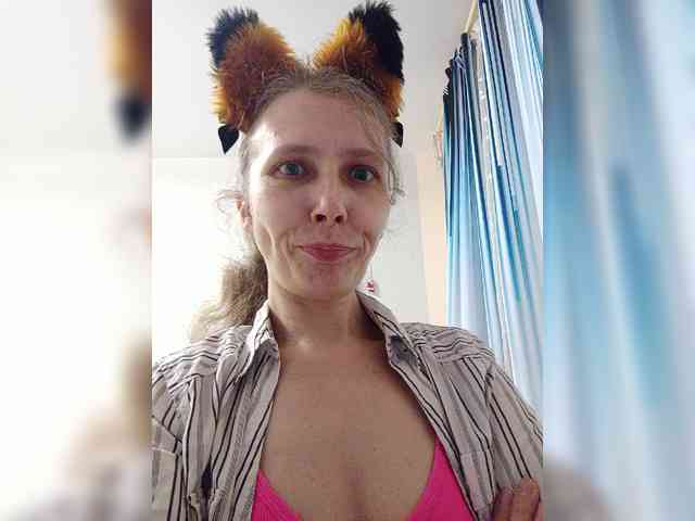 -Queen-Margo- webcam