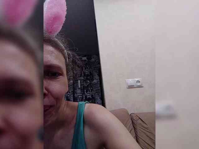 -Queen-Margo- webcam