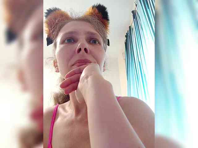 -Queen-Margo- webcam