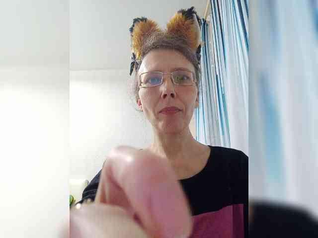 -Queen-Margo- webcam