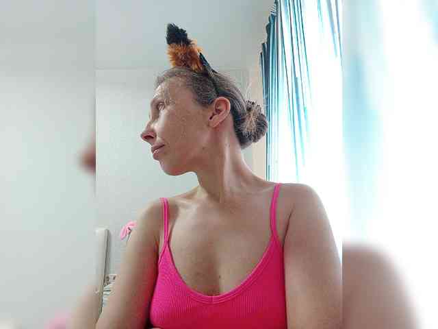 -Queen-Margo- webcam
