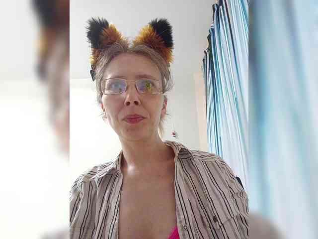 -Queen-Margo- webcam