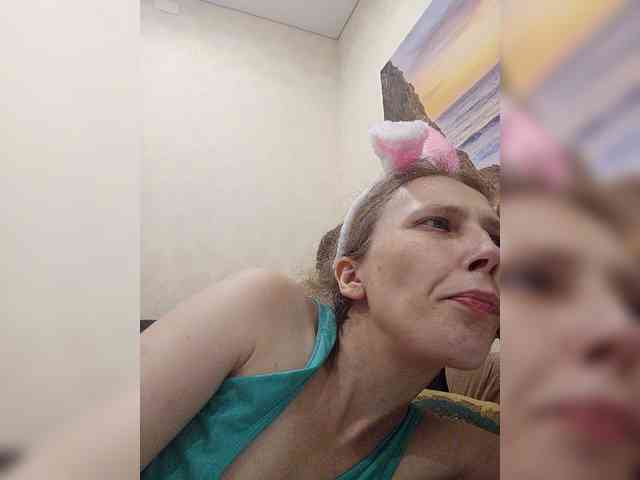 -Queen-Margo- webcam