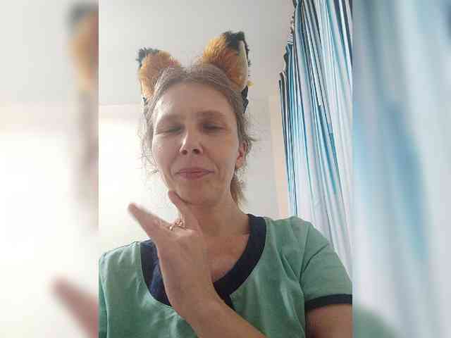 -Queen-Margo- webcam