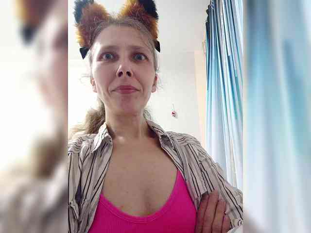-Queen-Margo- webcam