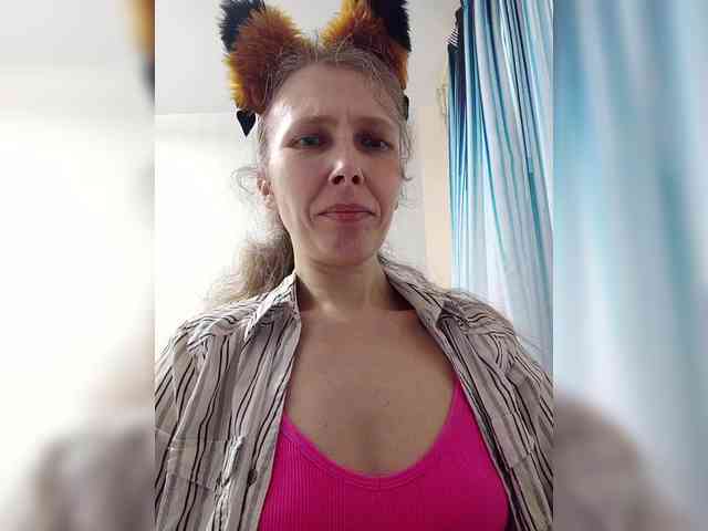 -Queen-Margo- webcam