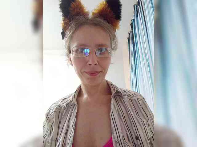 -Queen-Margo- webcam