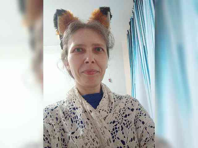 Model: -Queen-Margo-