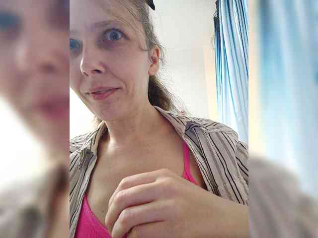 -Queen-Margo- webcam