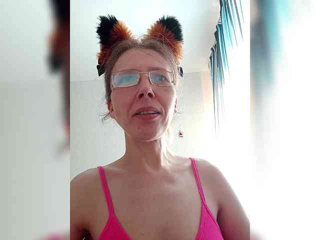 -Queen-Margo- webcam