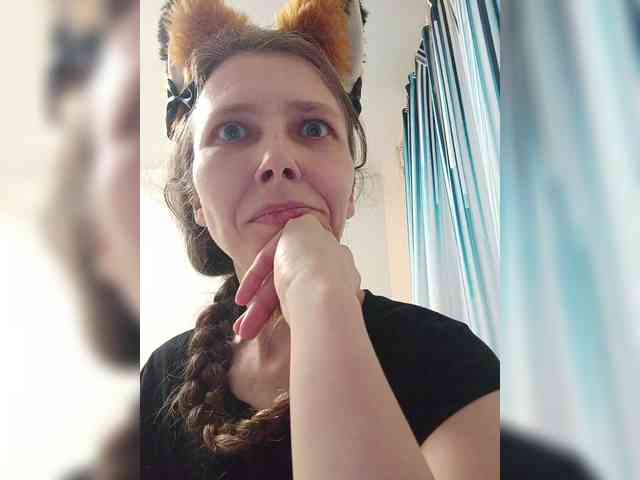 -Queen-Margo- webcam