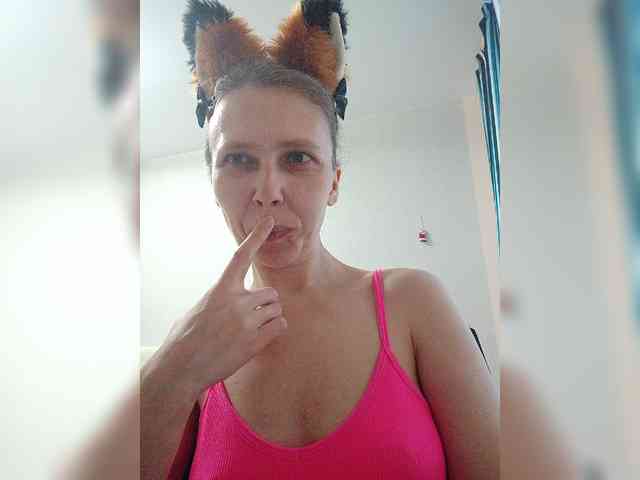 -Queen-Margo- webcam