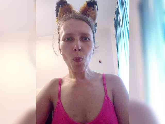 -Queen-Margo- webcam