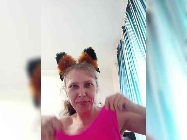 -Queen-Margo- webcam