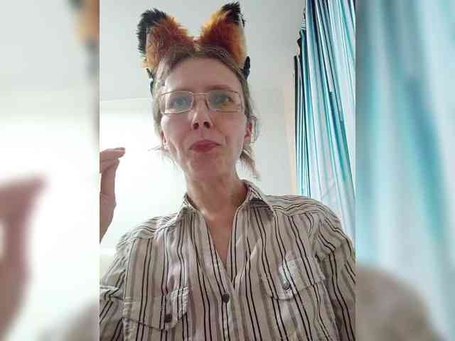 -Queen-Margo- webcam