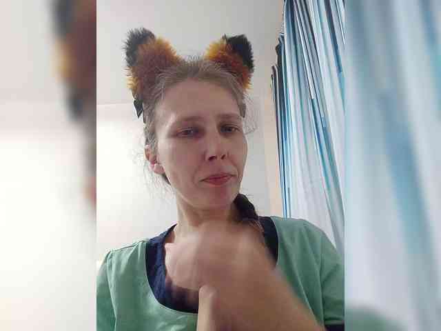 -Queen-Margo- webcam