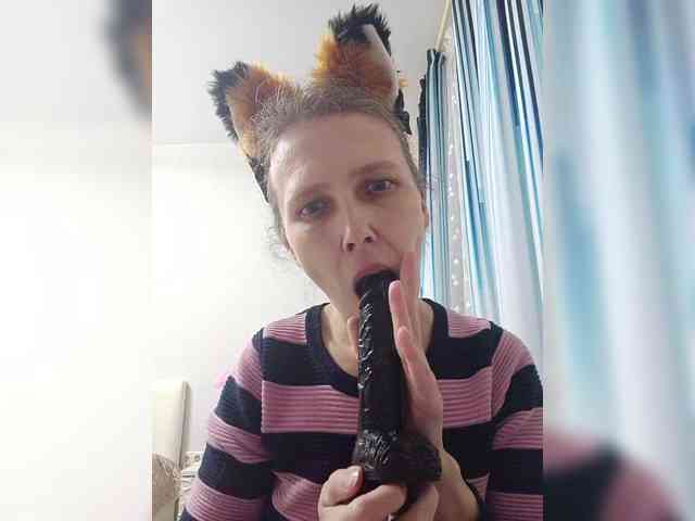 -Queen-Margo- webcam