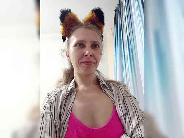 -Queen-Margo- webcam