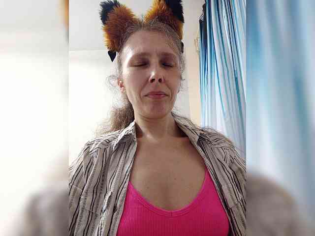 -Queen-Margo- webcam