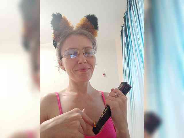 -Queen-Margo- webcam
